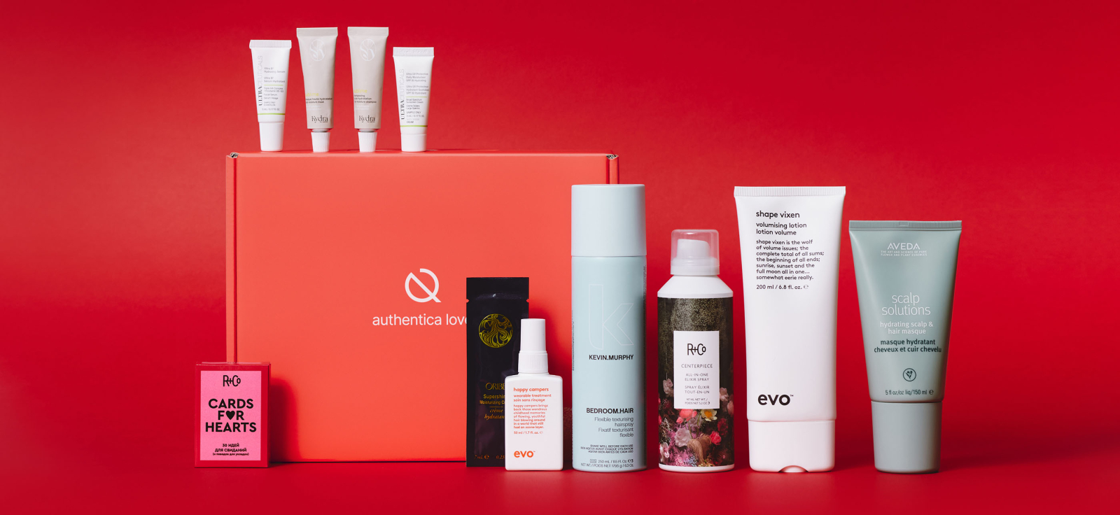 Распаковка: что внутри лимитированного Love Box с выгодой и подарками