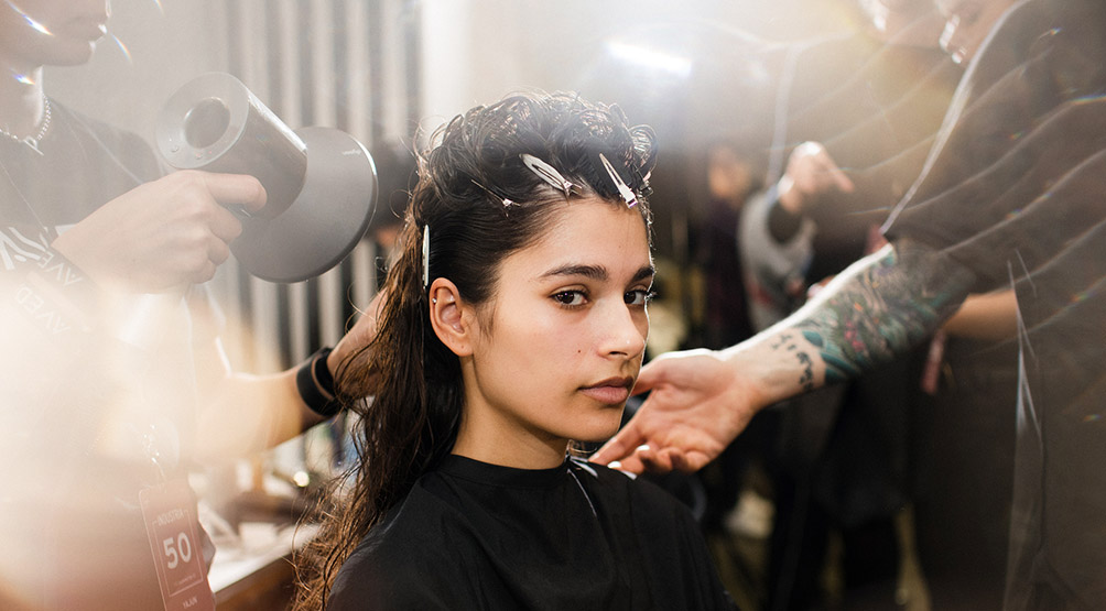 Неделя моды в Нью-Йорке FW19: укладки и макияж от команды Aveda