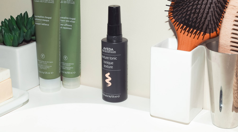 Звездный продукт Aveda: тоник-спрей для создания текстуры Texture Tonic